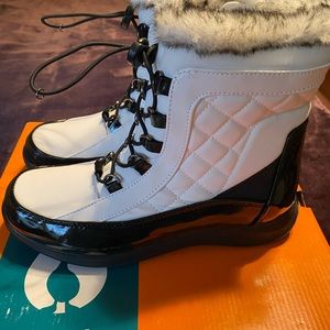 Women’s waterproof ankle boots